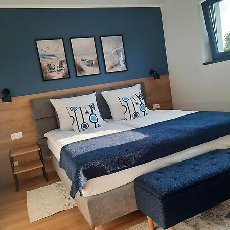 Na Skraju - - Rekreacyjne Lokal C Pogorzelica (Gmina Rewal)