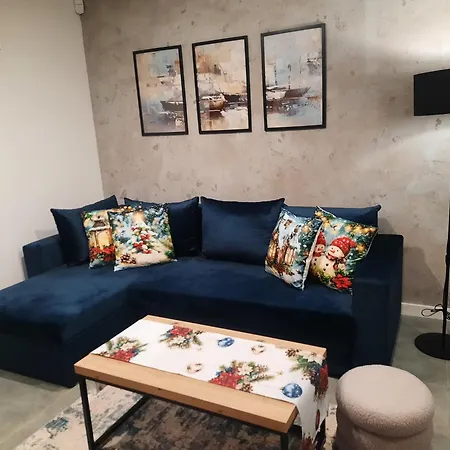 Na Skraju - - Rekreacyjne Lokal C *